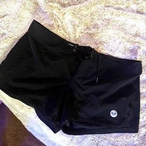 Roxy lightweight shorts black large